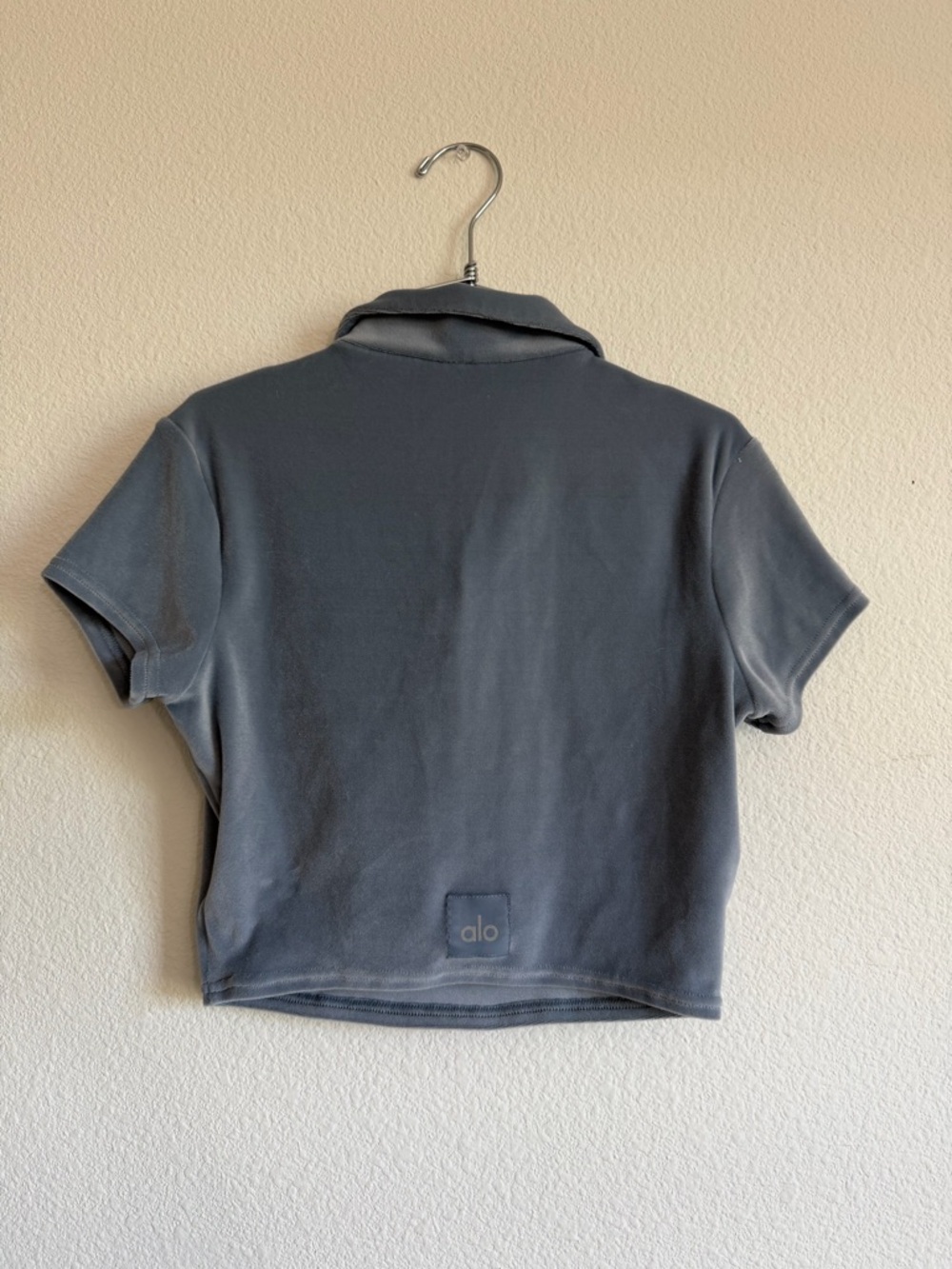 Alo Yoga Glimmer Cropped Polo Top in Dusty Blue Size Small